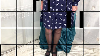 Mrs Mature Feet Wearing Big Granny Pants