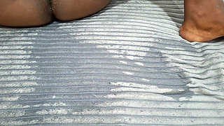 I Soaked the Whole Bed From Hitting My G-spot so Many Times, I'm Embarrassed to Leave a Hotel Room