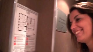 elle trompe son mec pour se venger de son infidélité