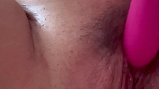 Amateur Bored Housewife Secretly Masturbates 5x a Day