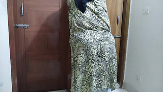 Fuck Arabian Stepmom's Friend in The Bathroom when She Visited My House