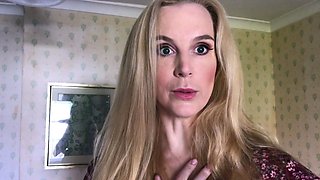 Amateur blonde having solo pleasure