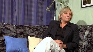 German housewife does sex casting on the street