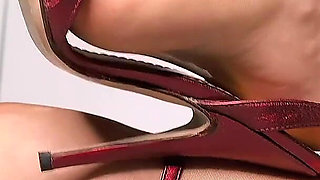 Nylons, Heels and White Toes