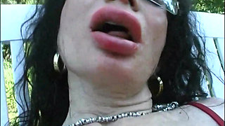 Inglese Slutty Hairy MILF Looking for Big Cocks to Get Fucked in the Park