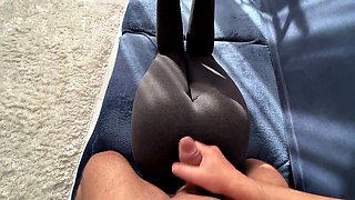 Gym Jock Gets Paid To Cum On Perfect Ass In Tight Gear