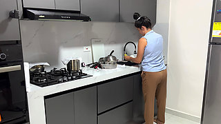 My stepsister gives me her ass in the kitchen while we're alone!