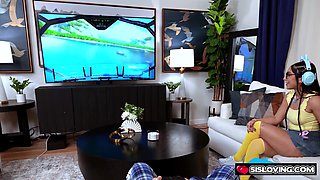 Stepsis sends brother a compromising vid