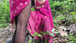 Jungle Mein Apni Biwi Ko Chodte Hue – Desi Bhabhi Ka Romantic Blowjob (Xtremee)