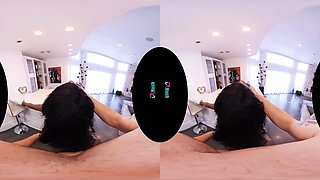 VRHUSH Amari Anne is tired of the party and wants to fuck