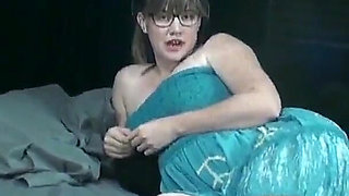 Having My Pregnant Stepdaughter Pose Naked For Me