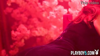 Mature red-haired COUGAR with XXL all-natural knockers Maitland Ward glamour