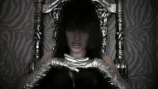 The fascinatrix...