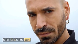 Brazzers - exhibitionist Jada Sparks meets tourist jordi in public & determines to get a supreme dosage of fucking with him