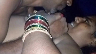 Indian aunty uncle full enjoy at night sperm dropped her pussy