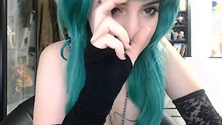 Cute amateur webcam teen girl toying pussy on webcam
