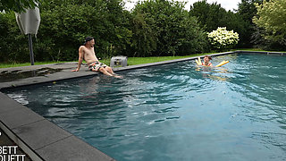 First Pool Fuck on Vacation!!