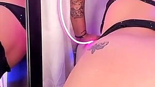 A Latina with a Big Butt Always Wants Her Holes to Be Full of Cum