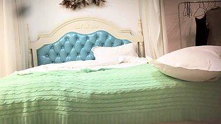 Amateur Asian Solo Fucking On Cam