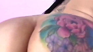 Horny Slut Squirts Giant Loads in Real Time