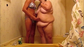 Wife Gets Bred By Hot Sissy In The Shower – Deep Creampie