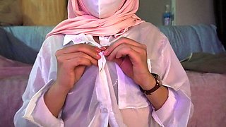 A Cute Petite Hijabi Doing Porn