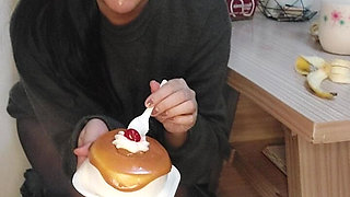 I Fill My Stomach with Food