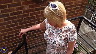 Sexy British GILF Amy Goodhead Just Loves Fucking & Sucking Cock!