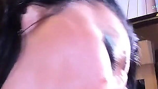 Amandha warms up with the fuck machine then takes it in the ass