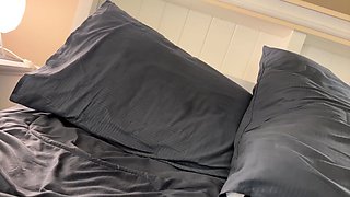 Webcam fun mature brunette with toys cum on cam