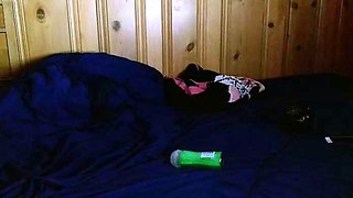Fisting fetish babe solo fist fucking in the bedroom