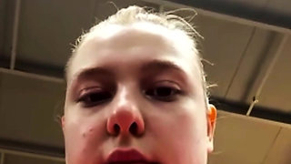 Sexy Training in the Gym in Leggins