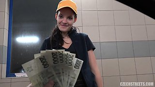 Car Needs Washing :P: Blowjob, Doggy  Cowgirl Porn