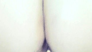 Close up amateur beauty uses her toy to masturbates