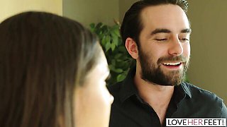 Dollish Logan and Zoe's feet fetish porn