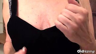 USA Granny Cindy Plays with Her Hairy Pussy Using a Toy