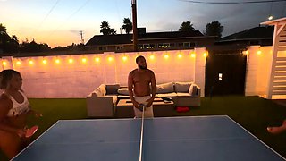 Amateur hottie fucked outdoor in public