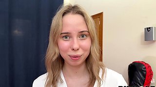 Alice seduces Viper at the gym in HD