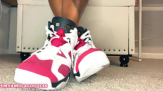 Sneaker Bitch