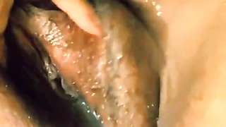 Wildenglishbbw playing with my hairy fat pussy in bath