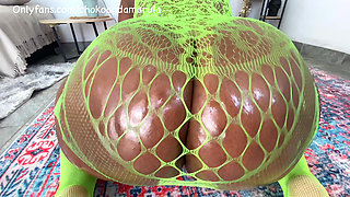 JERK OFF TO THE BIGGEST JUICIEST ASS! JOI