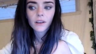 Natural babe brunette with sexy black lingerie masturbates