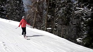 Exhibitionist Skiing: Blonde Flashes in Cable Car