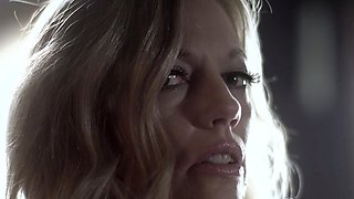 Glamour babe fucks a big dick
