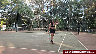 Rafaela and Igor are taking their Strip Tennis match outside